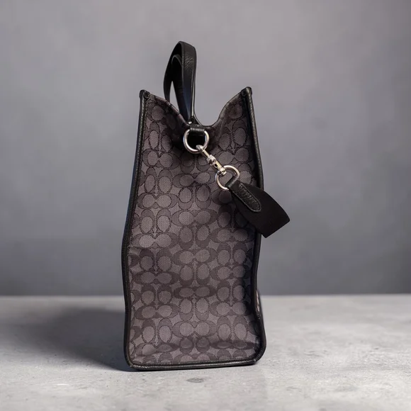 Coach Dempsey Tote 40 Signature Jacquard Tote COA, Dust Bag - Picture 4 of 14